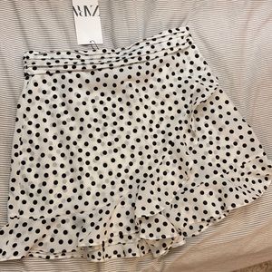 Zara Skort (large) - New with tags
